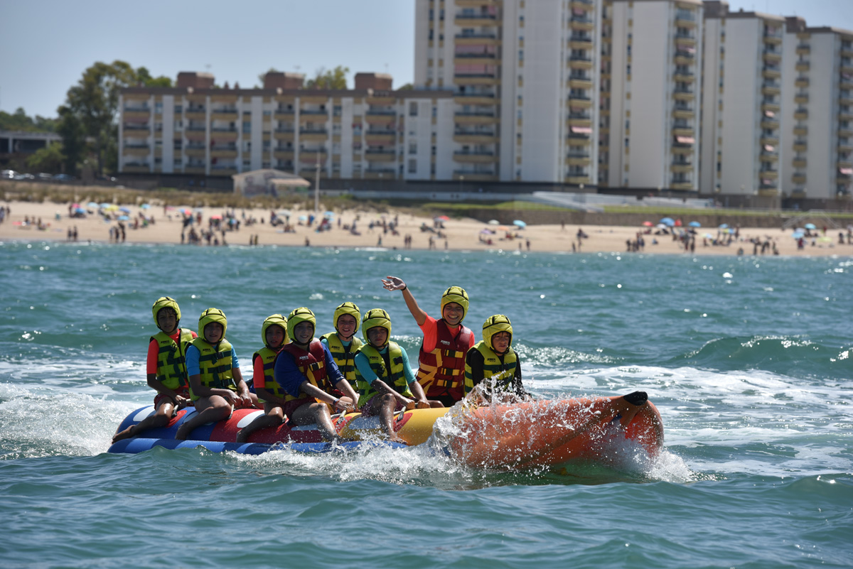 Actividad banana de arrastre en Actiba Mar Aventura