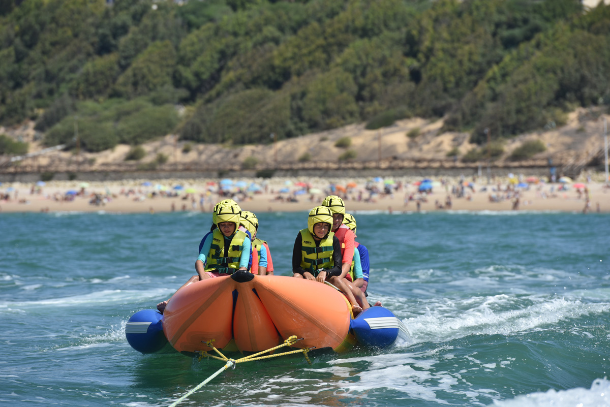 Actividad banana de arrastre en Actiba Mar Aventura
